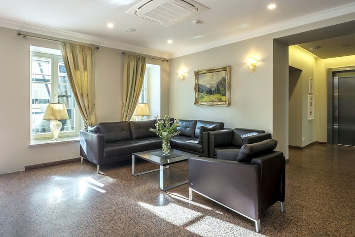 Guest Lobby