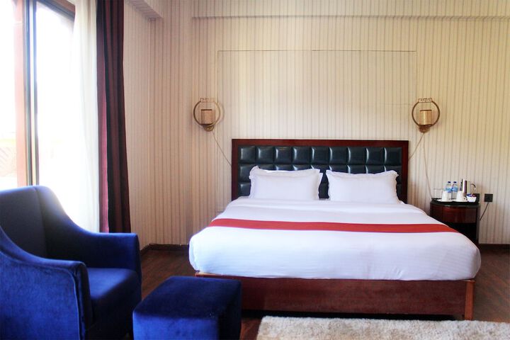 Room 11 of 25