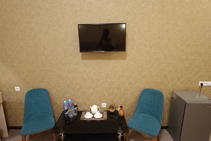 Room 7 of 18