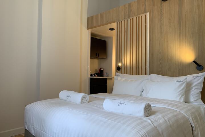 Room 7 of 65