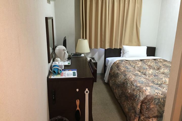 Room 3 of 32