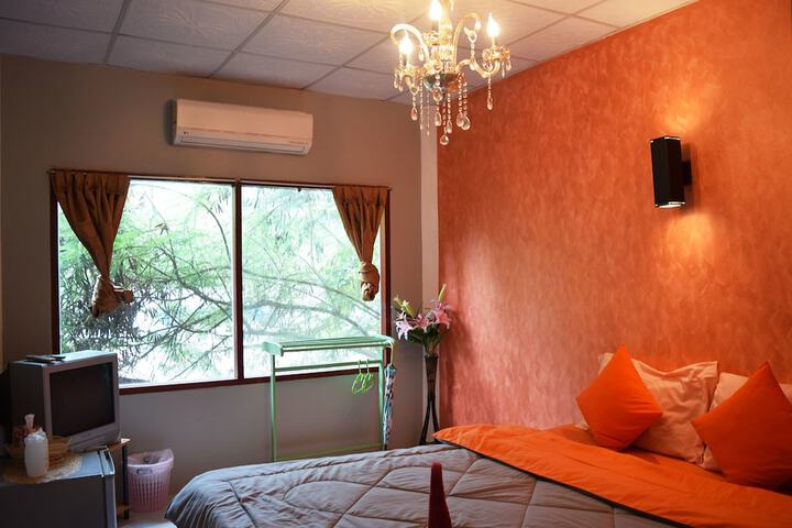 Room 25 of 36