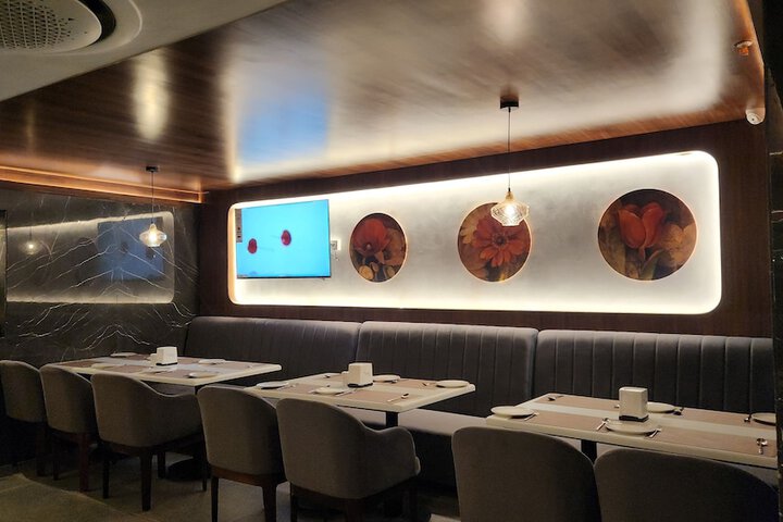 Dining 17 of 24