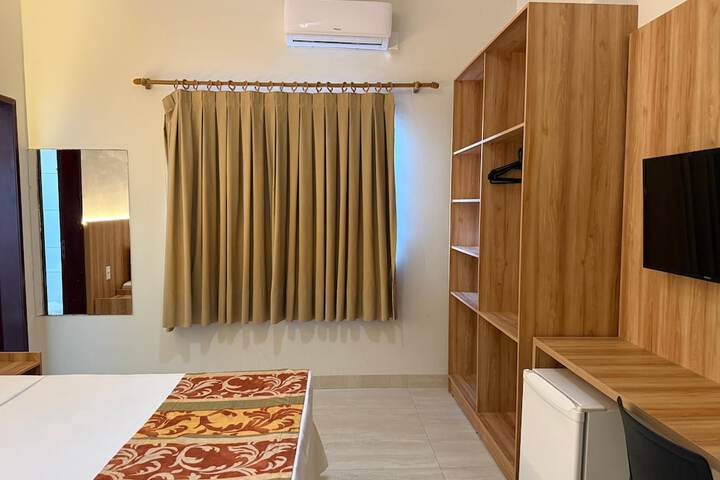 Room 3 of 102