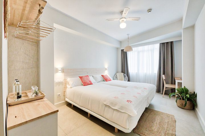 Room 4 of 14