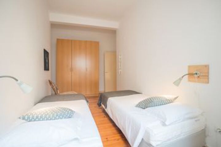 Room 166 of 263