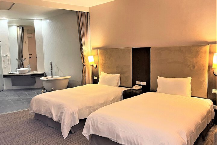 Room 17 of 45