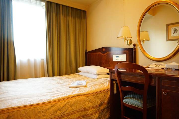Room 15 of 35