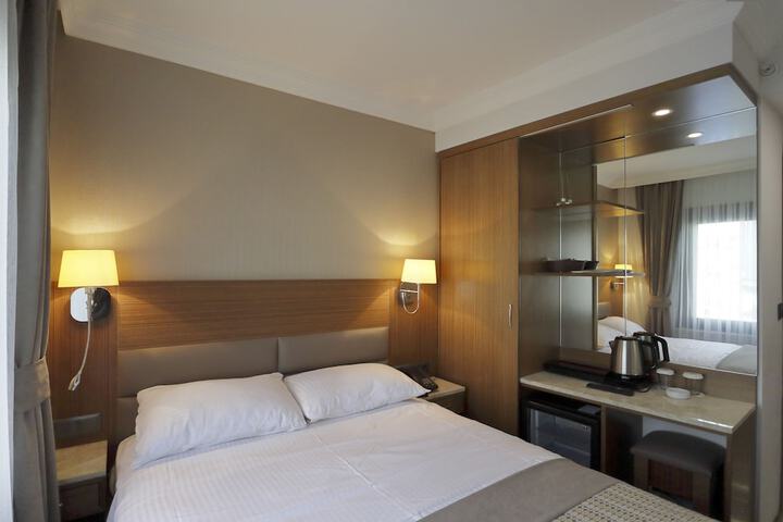 Room 20 of 34