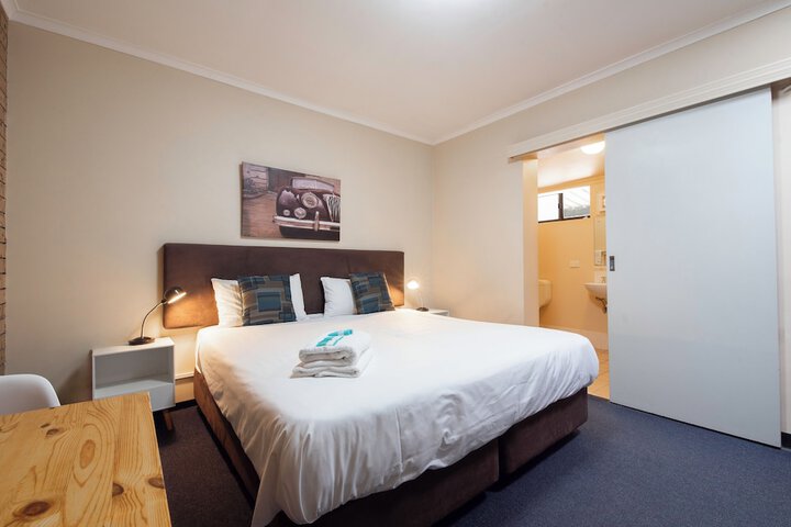 Room 8 of 82