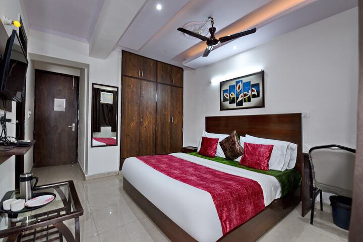 Room 18 of 38