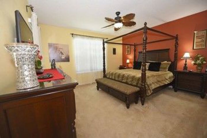 Room 9 of 29