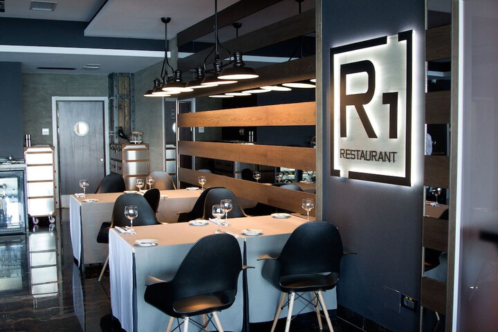 Dining 62 of 99