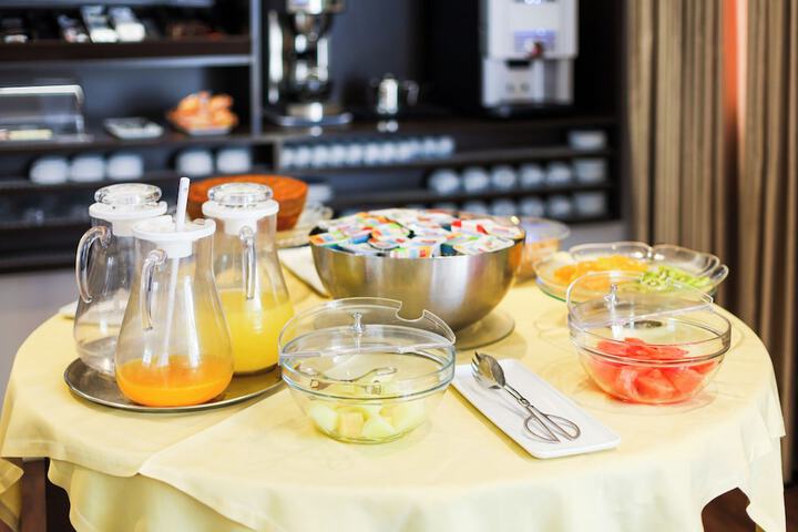 Breakfast/Coffee Service 26 of 46