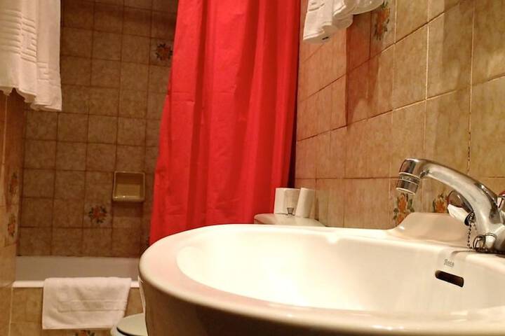 Room 27 of 53
