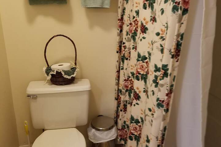 Room 28 of 43