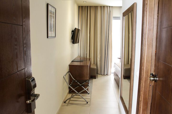 Room 17 of 29