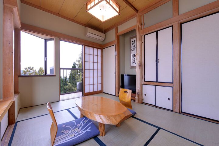 Room 5 of 28