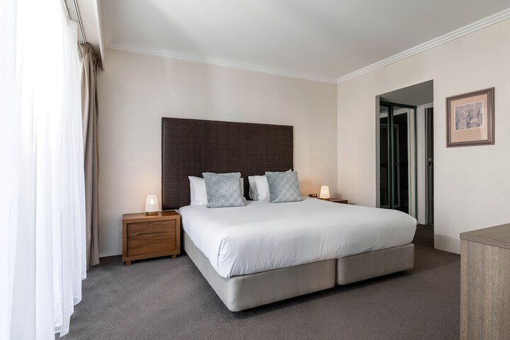 Room 2 of 55