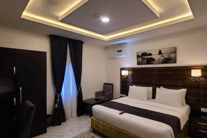Room 2 of 7