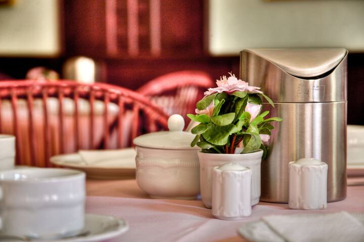 Breakfast/Coffee Service 18 of 24