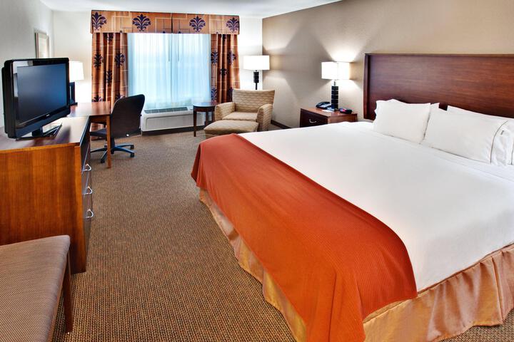 1 King Bed (14 of 15)