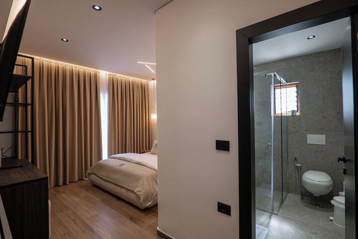 Room 19 of 76