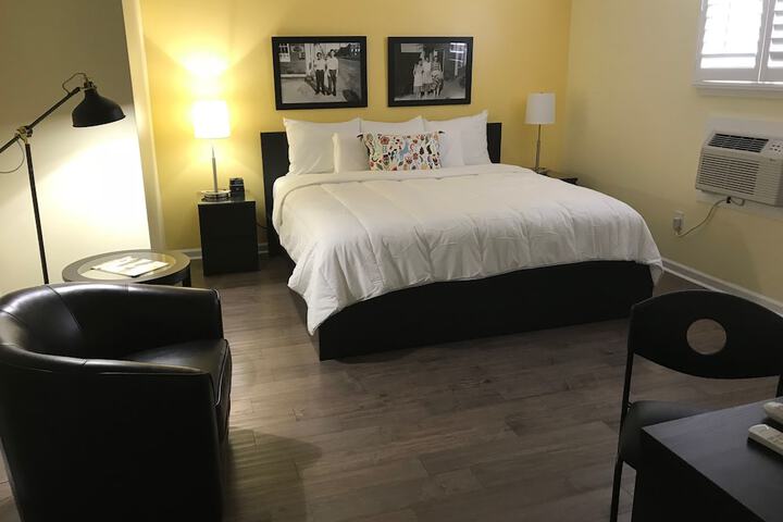 Superior King Room (6 of 15)