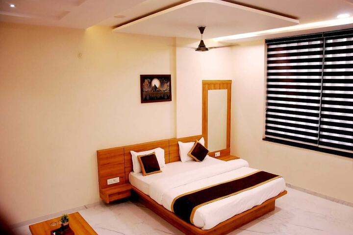 Room 16 of 51