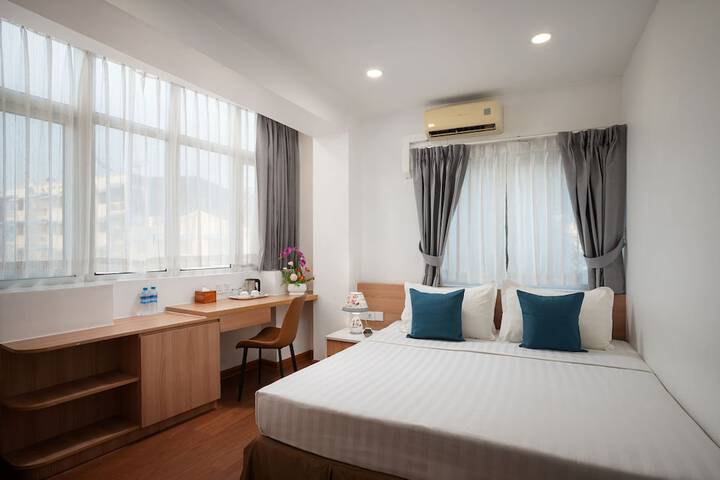 Room 10 of 34