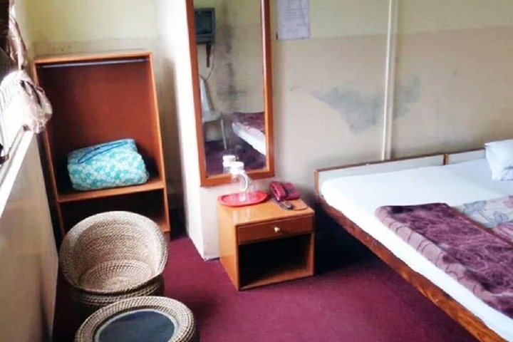 Room 7 of 8