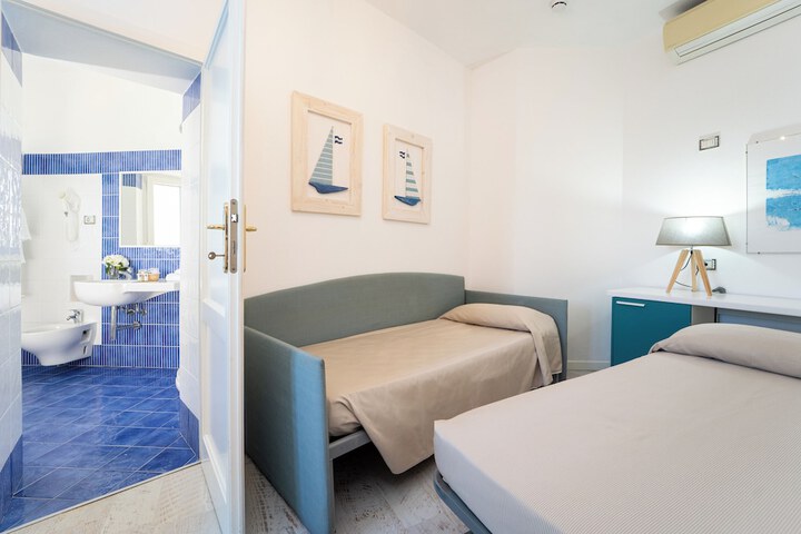 Room 30 of 84