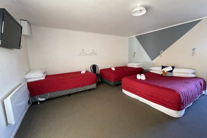 Room 7 of 62