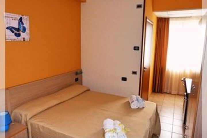 Room 48 of 70