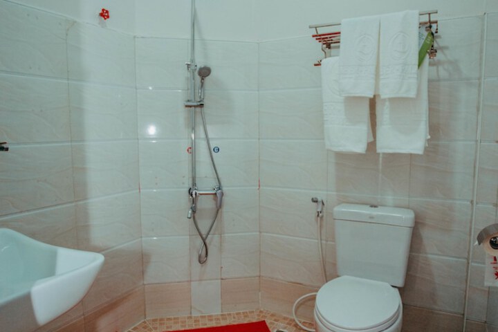 Room 18 of 25