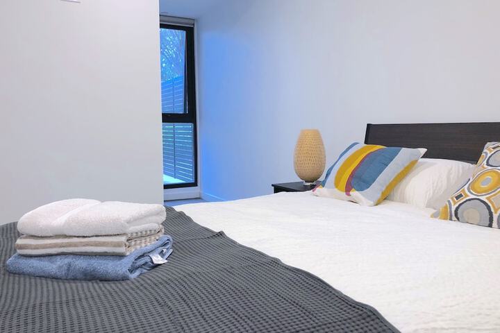 Room 4 of 17