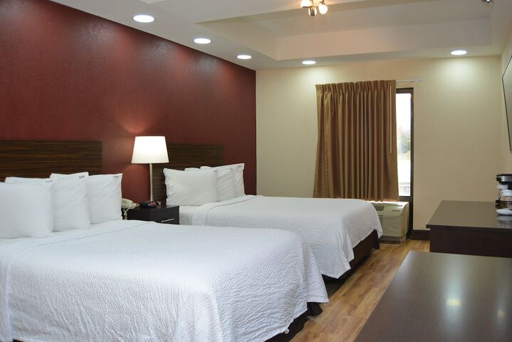 Suite King Bed Accessible (7 of 11)