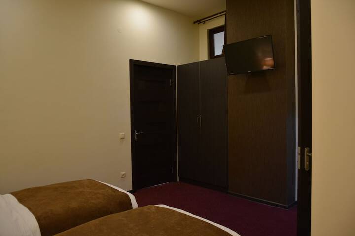 Room 5 of 45