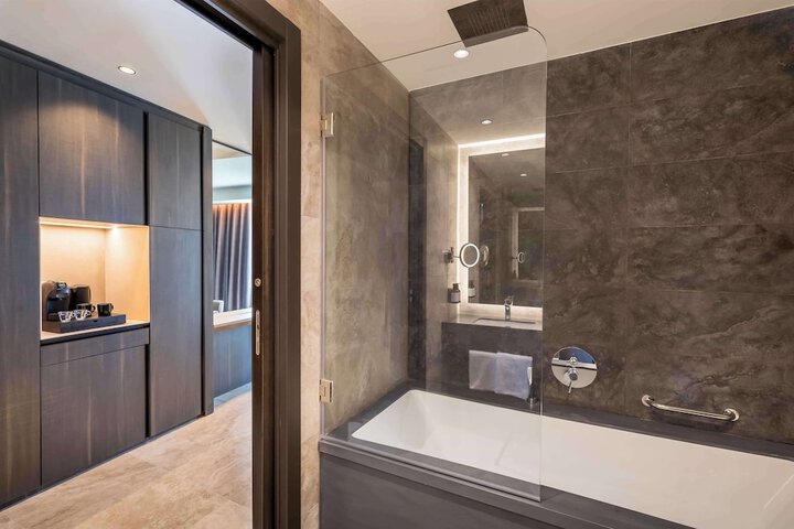 Room 50 of 115