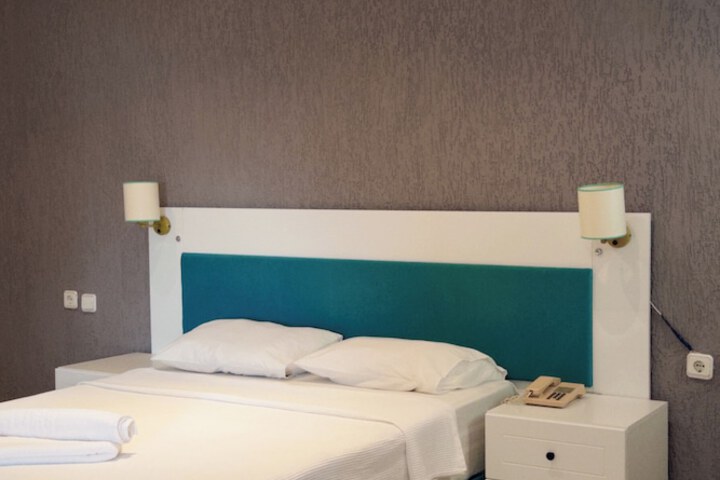 Room 9 of 36