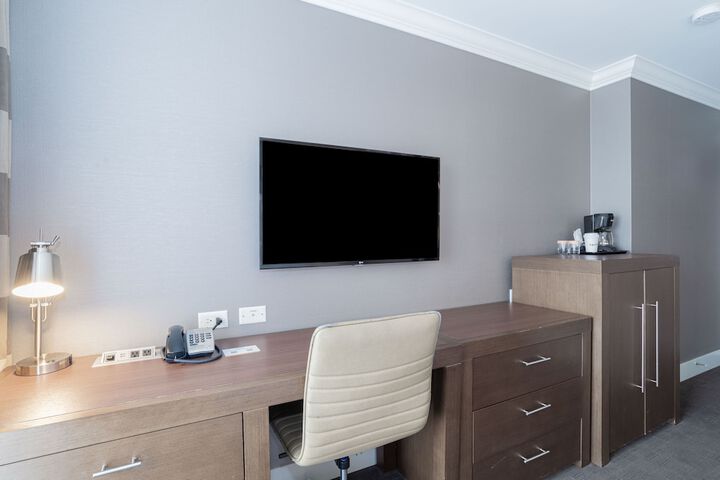 Room 4 of 56