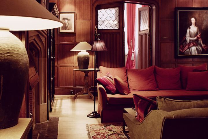 Guest Lobby