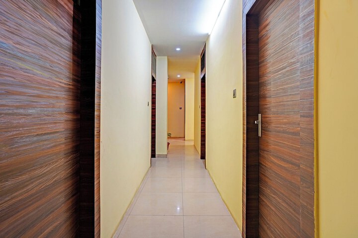 Hotel Interior 4 of 27