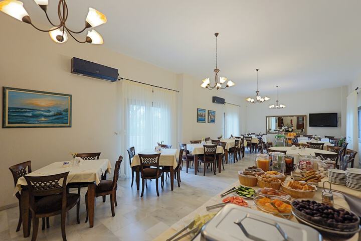 Dining 73 of 137