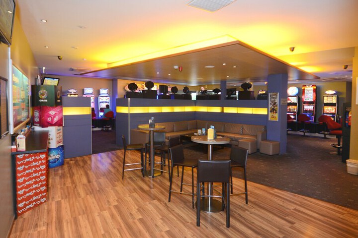 Lounge 50 of 60
