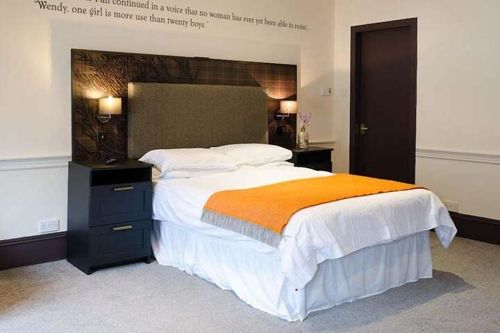 Room 10 of 34