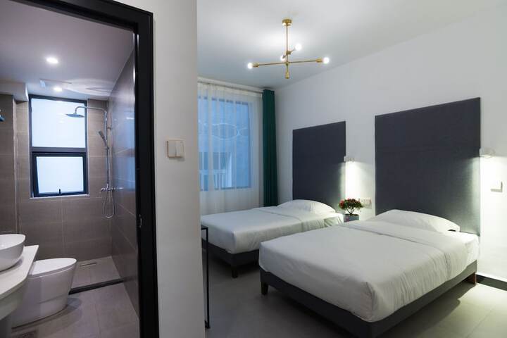 Room 10 of 41