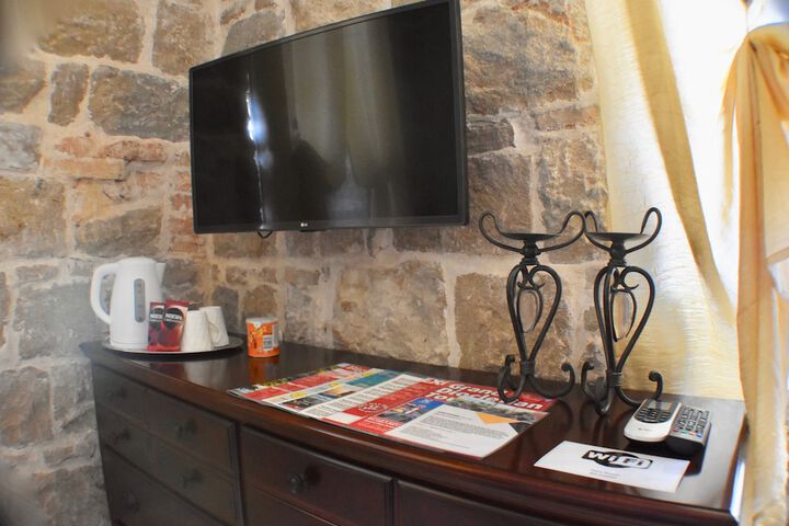 Room 25 of 52