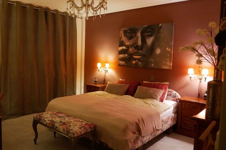 Room 9 of 15