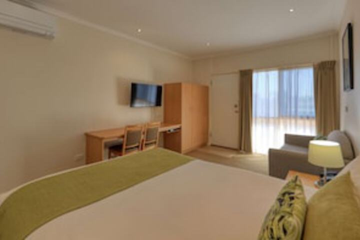 Room 22 of 138